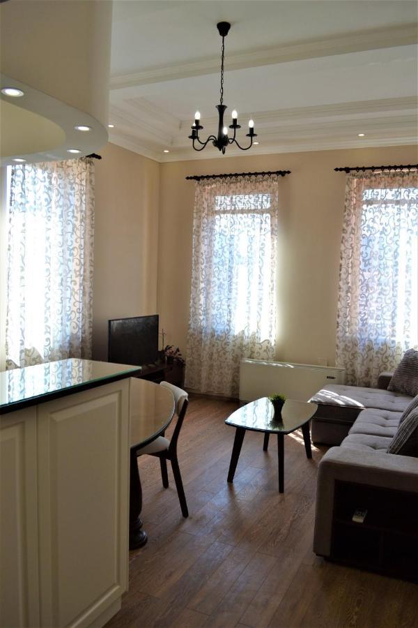 Chola Guest House Bitola Esterno foto
